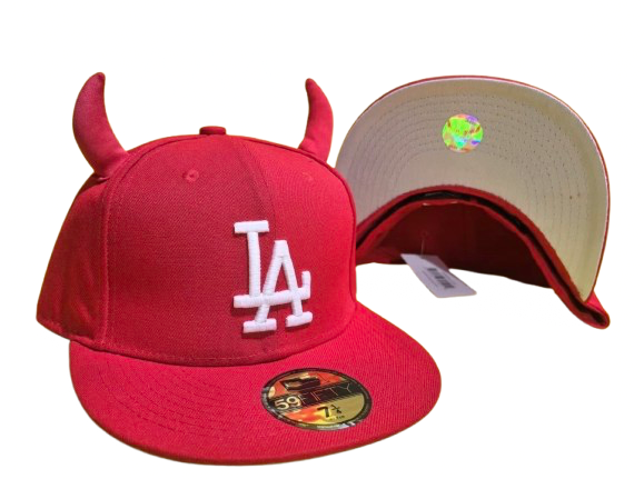 Fitted- שטן אדום